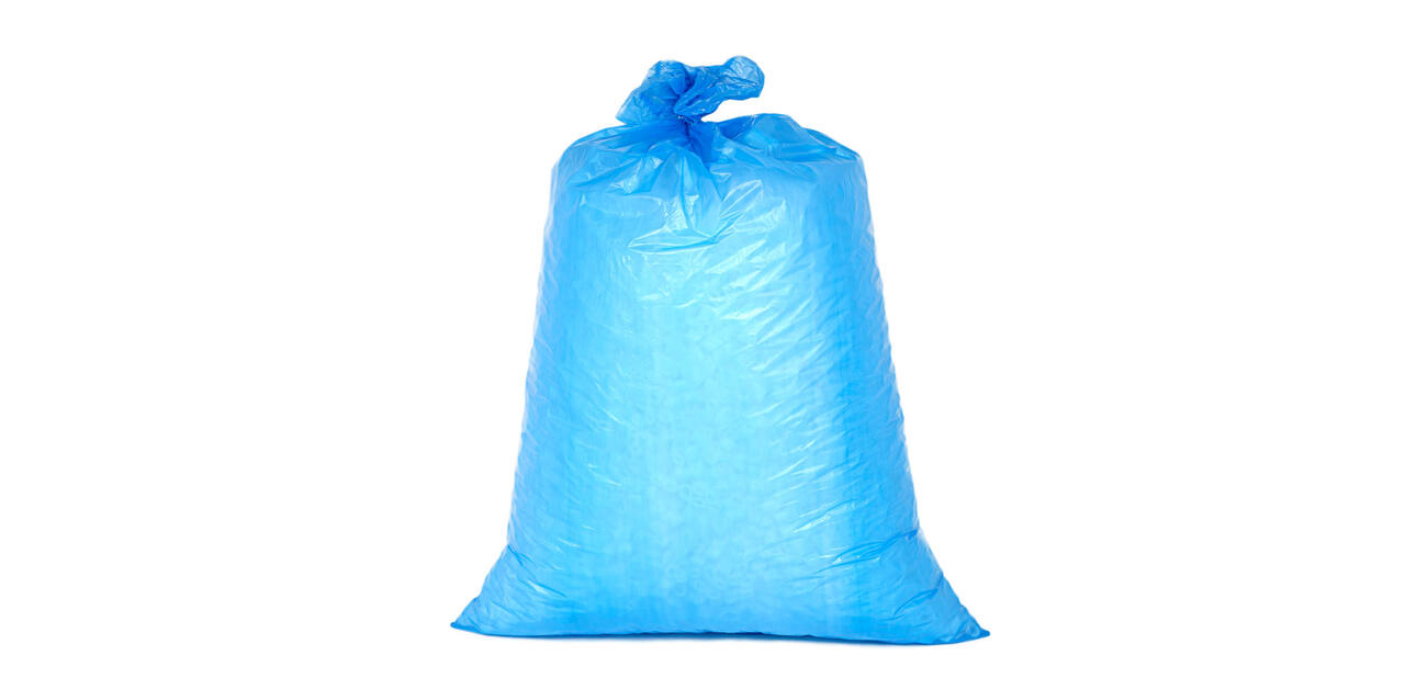 Afvalzak HDPE 70 x 110 cm blauw T25 op rol (á 20 st)