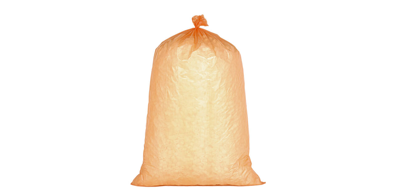 Afvalzak HDPE 70 x 110 cm oranje T50 op rol (á 25 st)