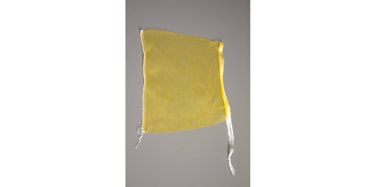 Netzak 26 x 36 cm 2,5 kg geel met koord